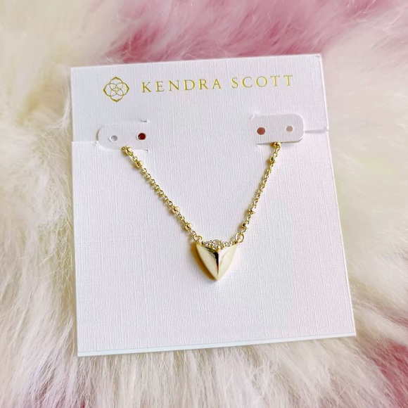 Kendra Scott Jewelry - KENDRA SCOTT Gold Perry Pendant Necklace